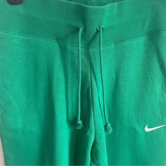 Nike Women’s Green Jogger Sweatpants Pants - Picture 4 of 7